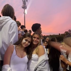 Meet your Posher, Elise